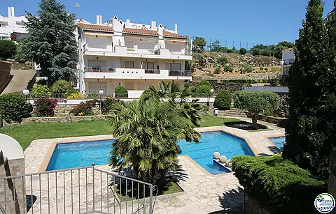 Appartment on the ground floor, views, communal parking and  swimming pool