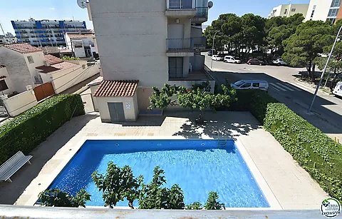 Apartment - Apartment for sale in Roses, 1 bedroom, 1 bathroom and private parking space outside.