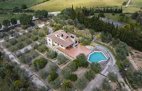 Magnífic habitatge sobre un terreny de 2 Ha a Sant Climent Sescebes