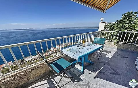 2 BEDROOM JEWEL WITH PARKING WITH PANORAMIC SEA VIEWS