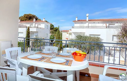 Appartement confortable à 100m de la mer, situé dans l'urbanisation de Fener de Baix, entre Llançà et El Port de la Selva.