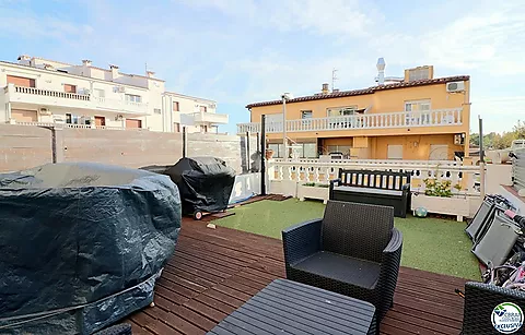 Geräumige 2-Zimmer-Wohnung mit großer 31m2 Terrasse