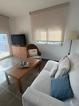 Appartement au coeur d'Empuriabrava avec 2 chambres et parking à vendre.