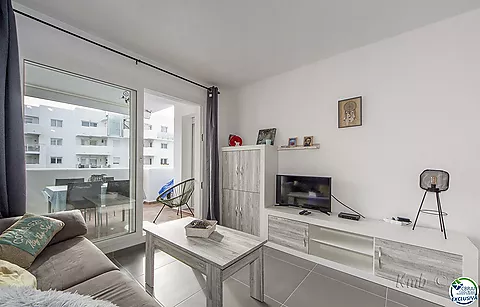 Apartament de 2 habitacions amb vistes a la piscina