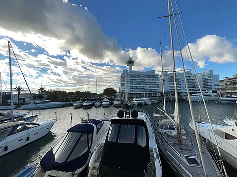 Estudio en canal en venta en Caballito de Mar, orientación sur, cerca de la playa de Empuriabrava