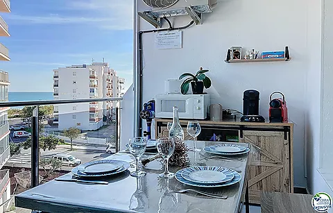 Estudi renovat a 50 m de la platja de Roses, Costa Brava – Vista al mar i acabats de qualitat