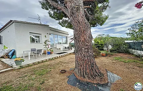 CASA DE 3 HABITACIONS A ROSES, REFORMADA, OASI DE TRANQUILITAT