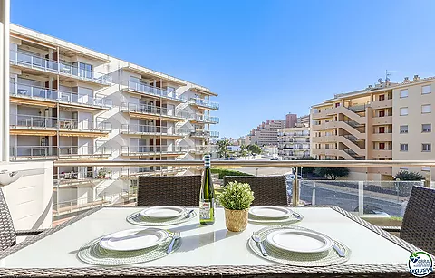 Appartement à vendre à Santa Margarita, Roses – avec terrasse ensoleillée et 3 piscines!