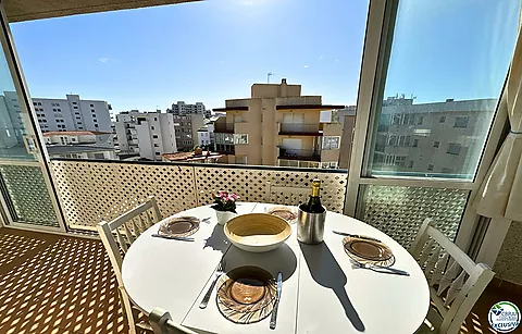 NICE AND VERY BRIGHT 2-BEDROOM APARTMENT IN SANTA MARGARITA, 300 METERS FROM THE BEACH.