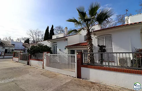 House in Montseny with three bedrooms and clear views of a park